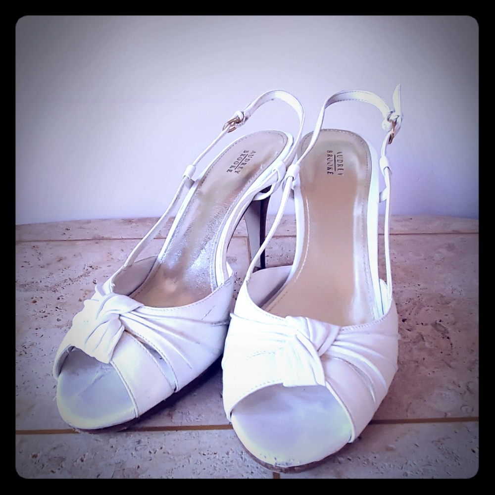 Vintage White Peep-toe Leather Heel w/Heel Strap